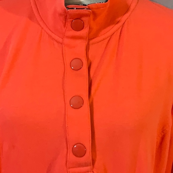 Crown & Ivy Top - Picture 2 of 8